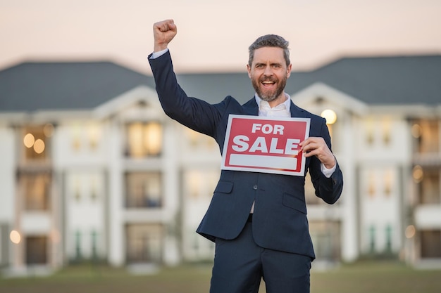 Discount Real Estate Brokers Gain Appeal